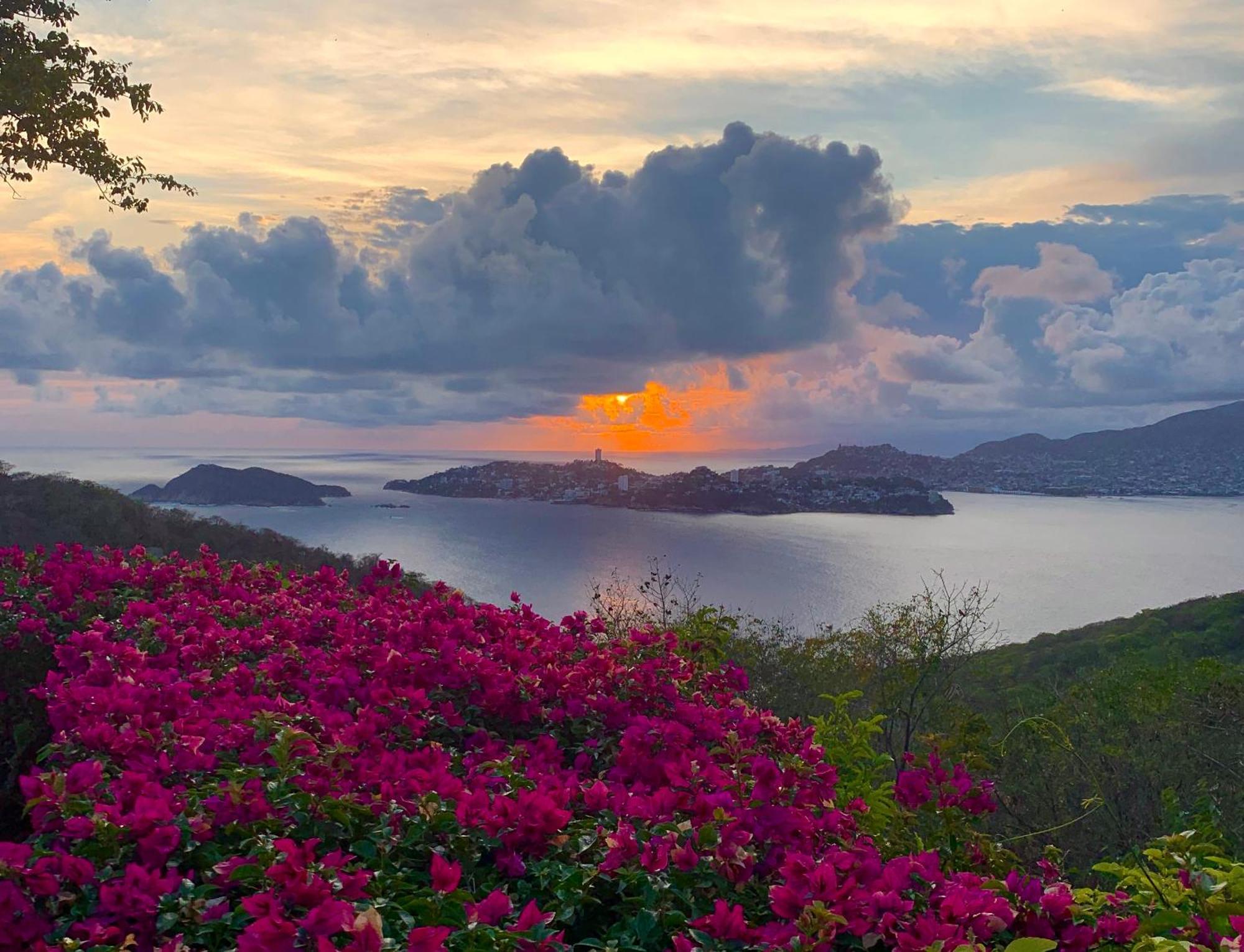 Encanto Acapulco Buitenkant foto