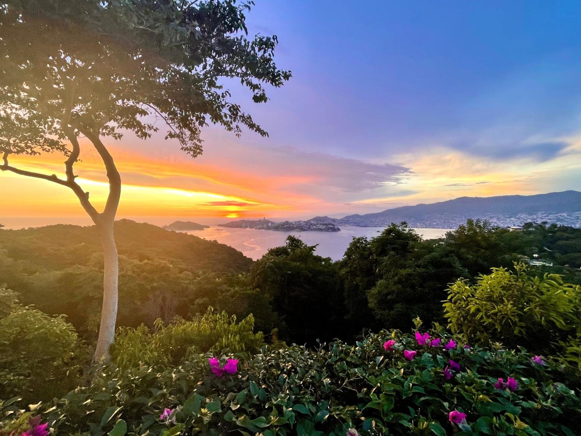 Encanto Acapulco Buitenkant foto